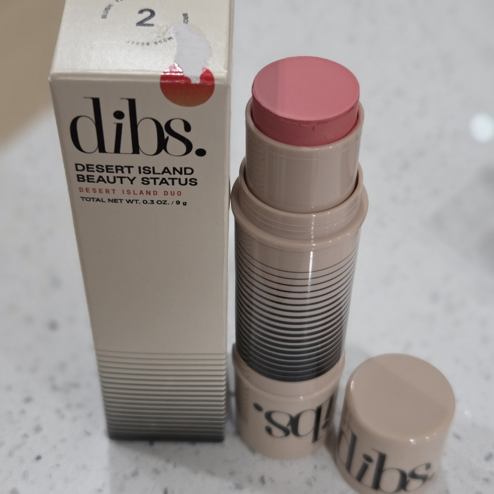 Desert Island Beauty Status - Pink Makeup Stick - Picture 2 of 3